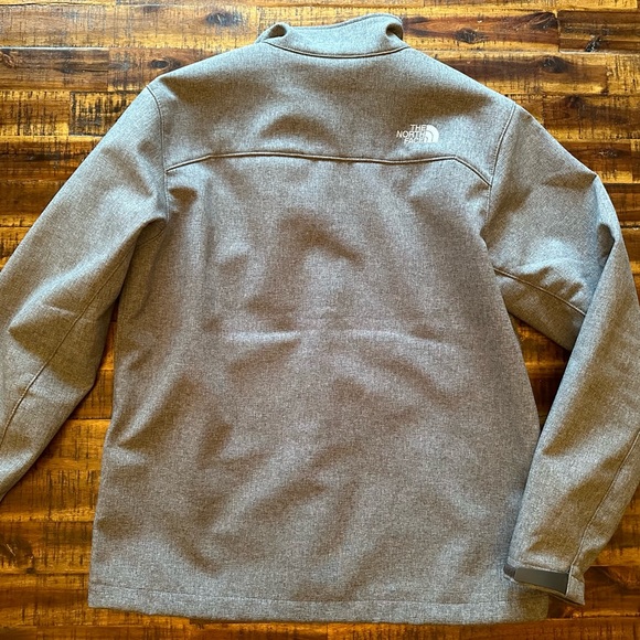 Men’s north face jacket - Picture 2 of 5